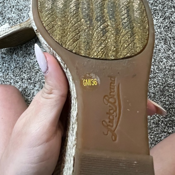 Lucky Brand Wedge - Picture 3 of 4